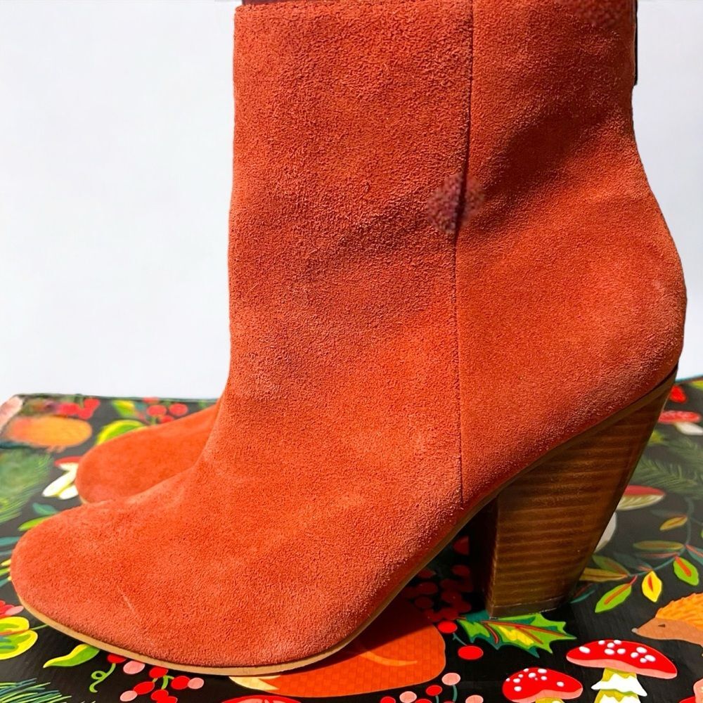 Very Corso Como 10th Anniversary Burnt Orange Suede Ankle Boots Booties Size 7